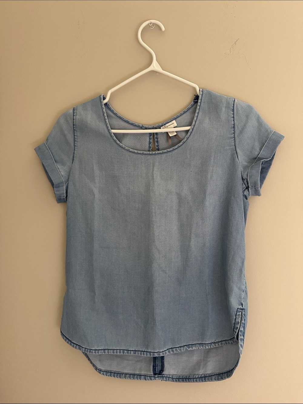 Dynamite Light Blue Short Sleeve Chambray Tee